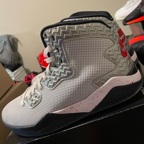 Air Jordan Spike Forty Pe White/Fire Red ‘Black 807541-101 Men’s Shoes Sz 12 New - Picture 3 of 7